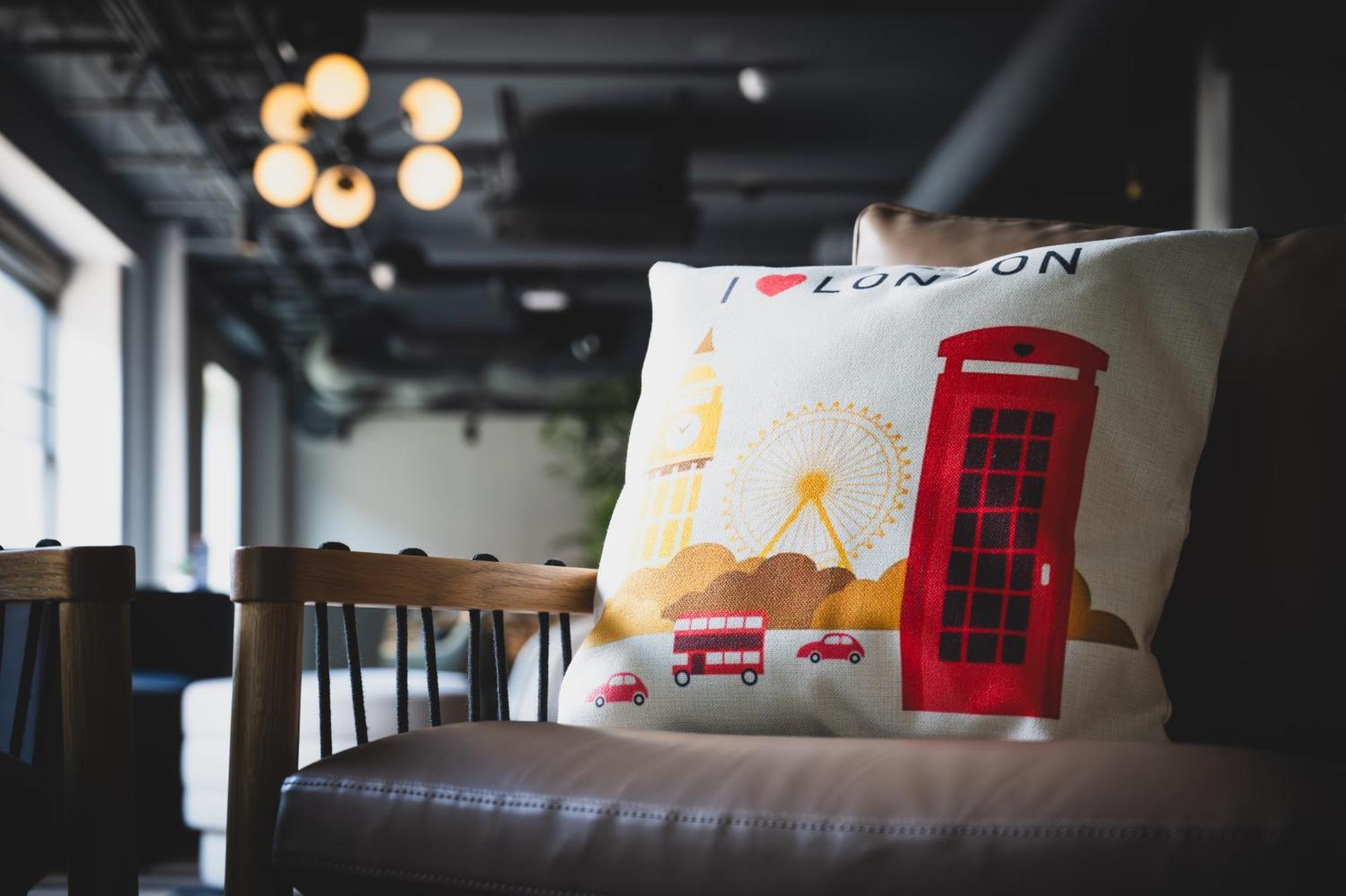 Southgate Hotel London East Barnet エクステリア 写真