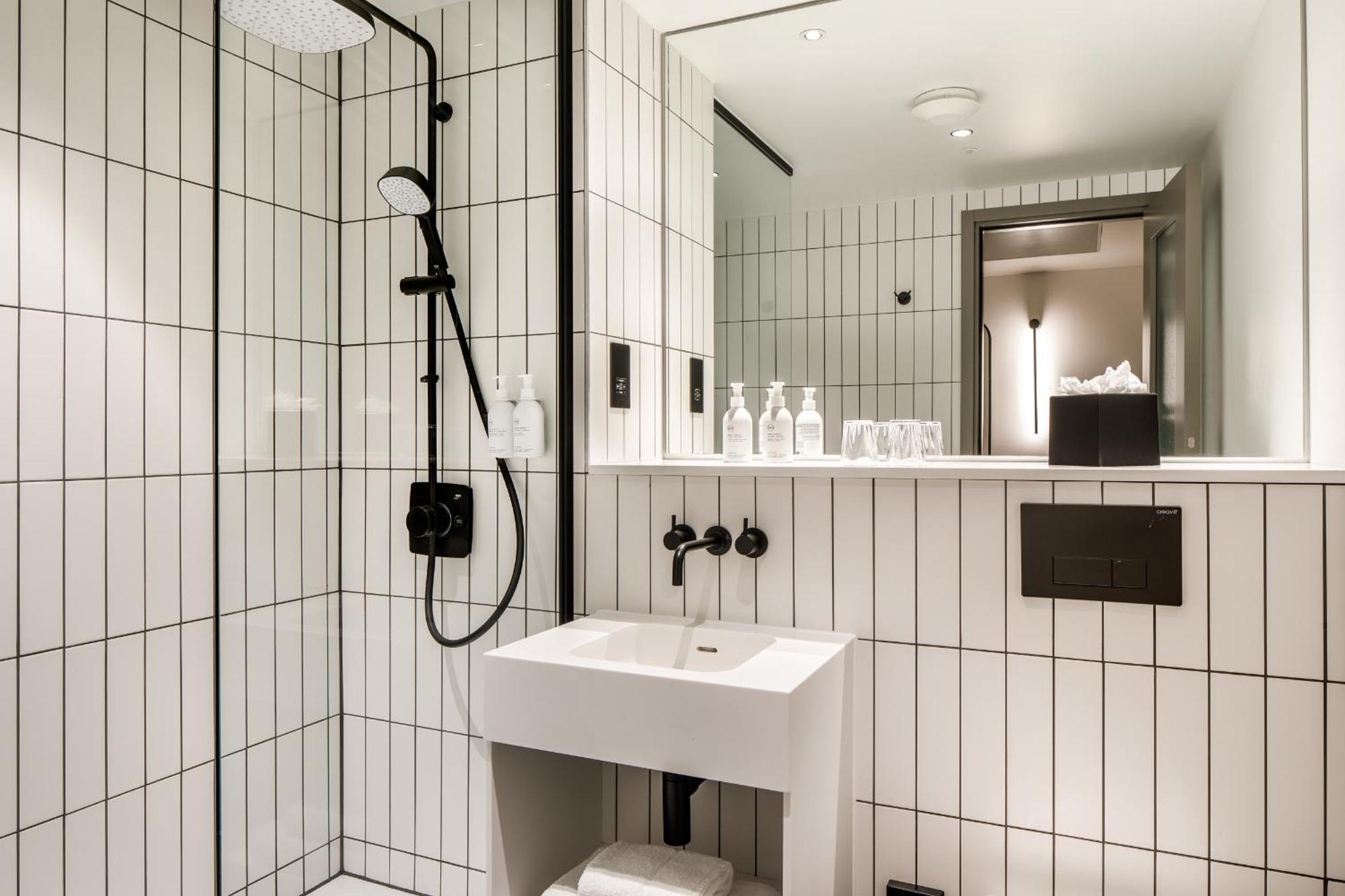 Southgate Hotel London East Barnet エクステリア 写真