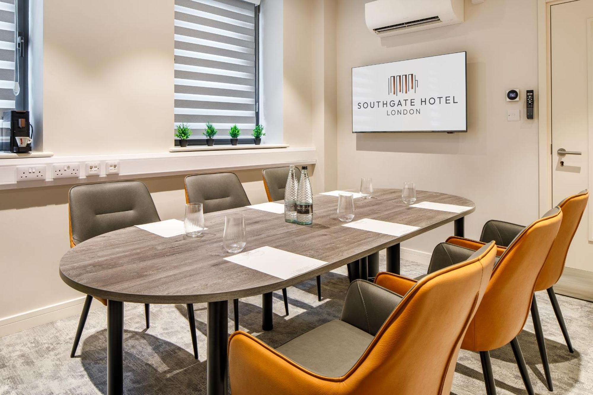 Southgate Hotel London East Barnet エクステリア 写真