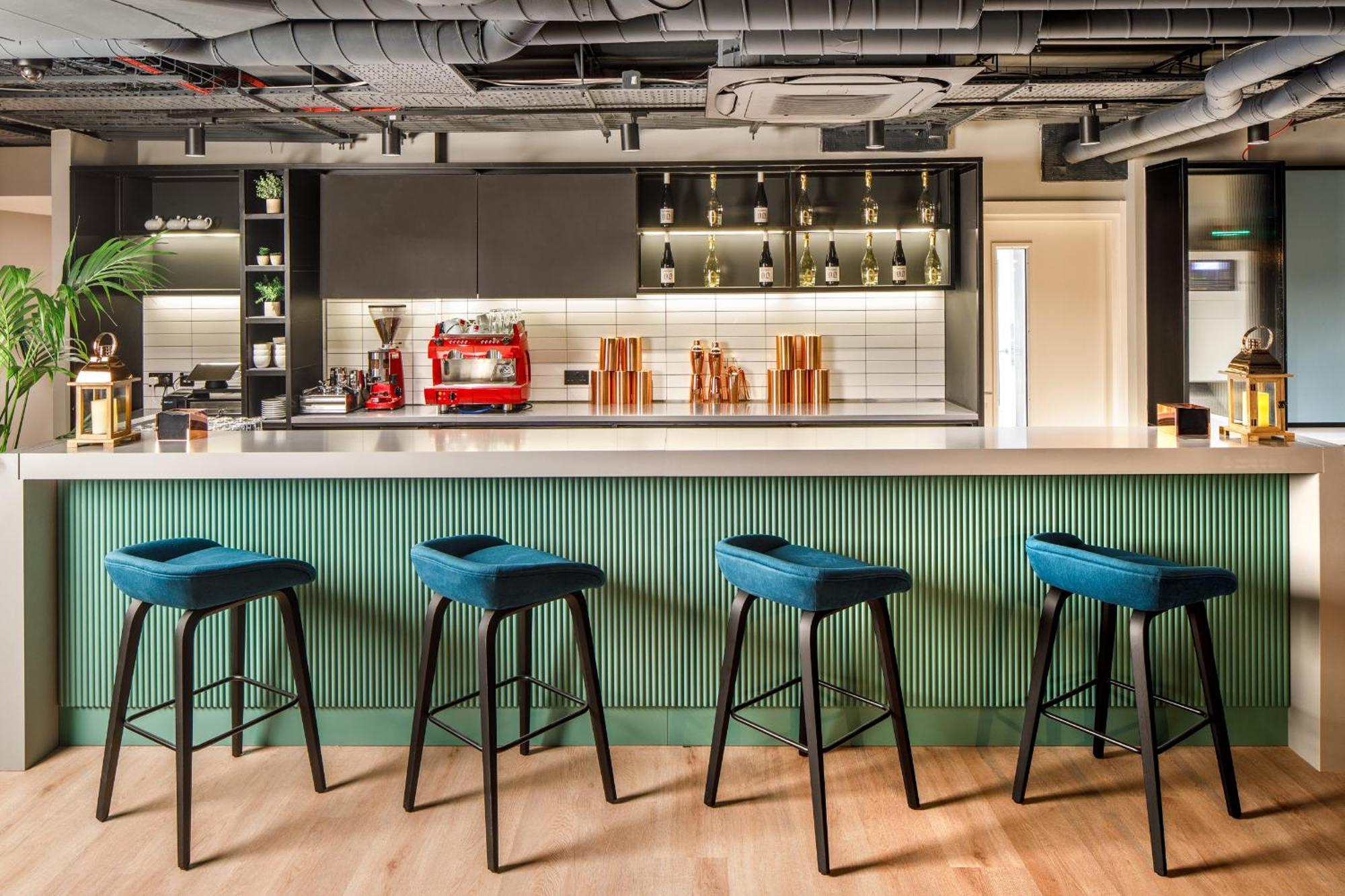 Southgate Hotel London East Barnet エクステリア 写真
