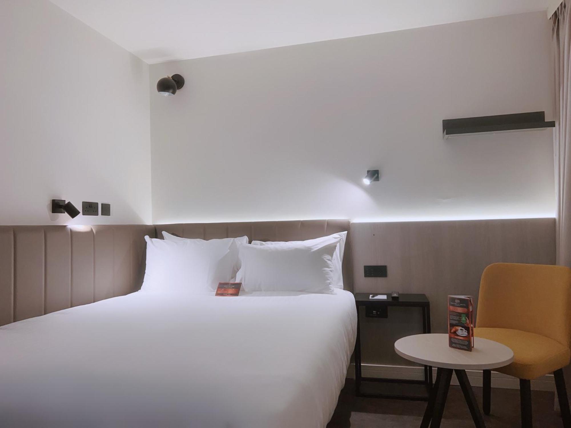 Southgate Hotel London East Barnet エクステリア 写真